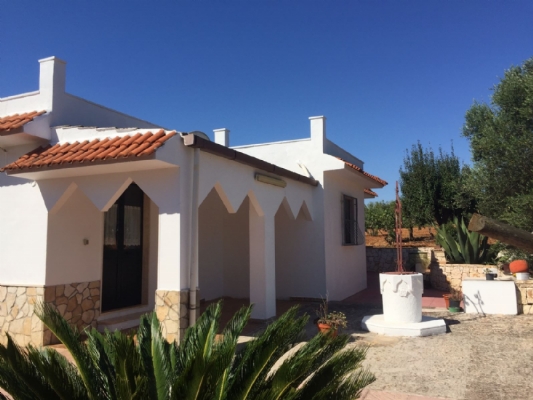 (Cod. Immobile: 80V) Villa con terreno - Tipologia: Villa a Ceglie Messapica (Brindisi) Puglia